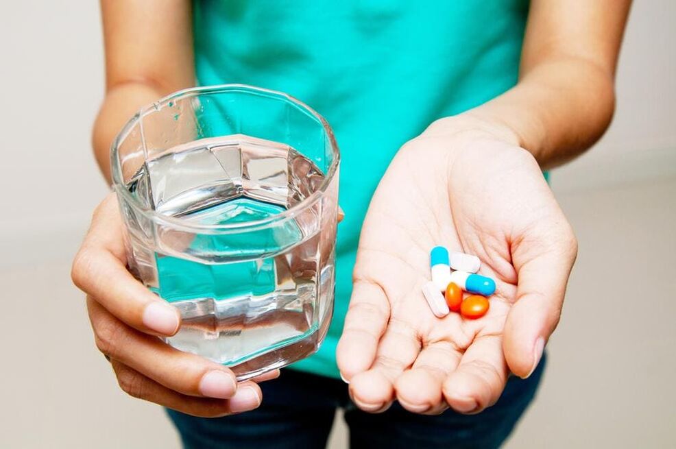 A girl takes medicine to eliminate papillomas